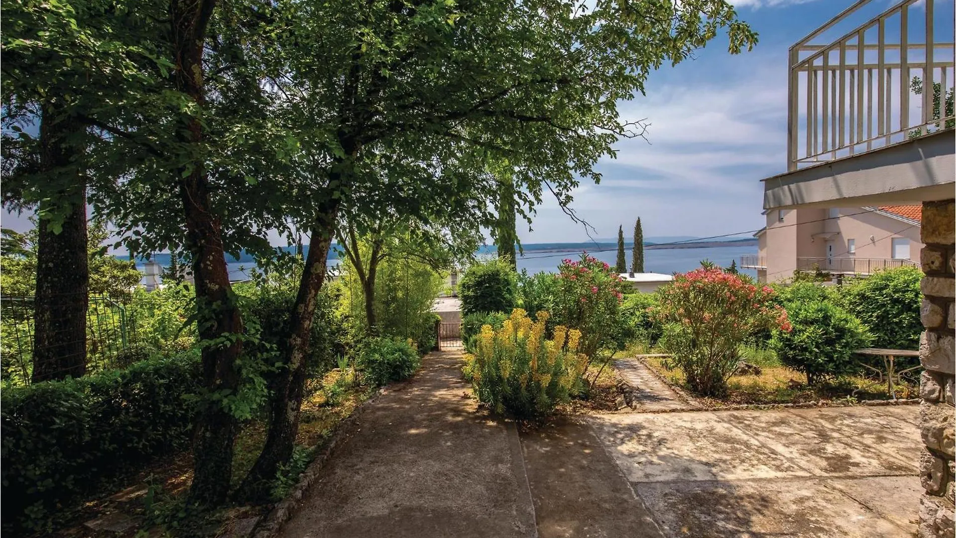2 Bedroom Awesome Home In Dramalj